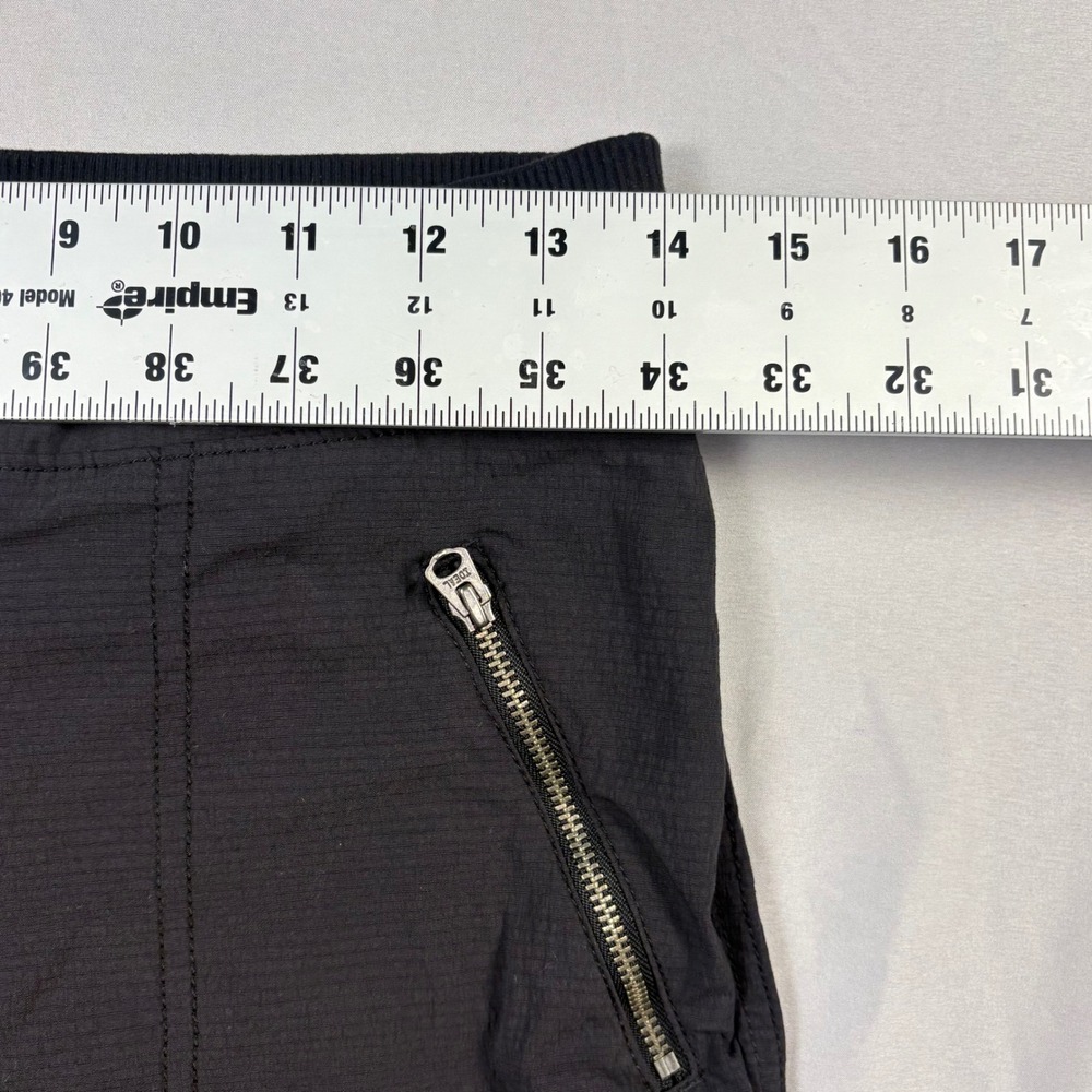 Athleta Trekkie North Mid Rise Shorts Womens Size 2 Black Lightweight - Picture 3 of 6